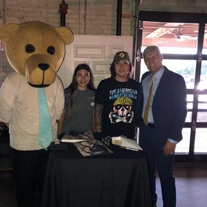 Meet your Posher, Sam